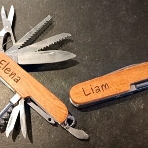 Personalisiertes Sackmesser aus Rosenholz